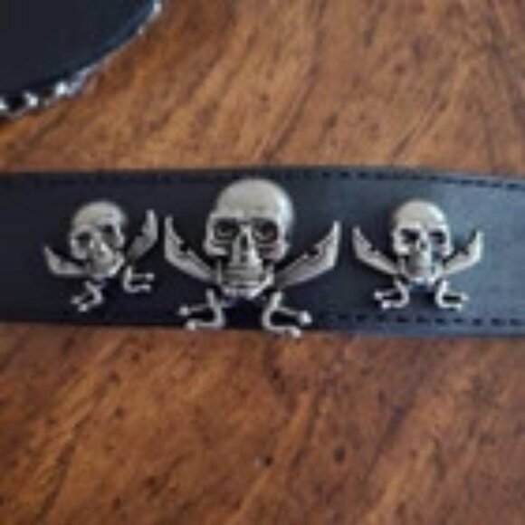 Lot of (4) Rock/Punk/Goth/Metal Leather Style Skull Wristbands/Bracelets - Picture 6 of 9